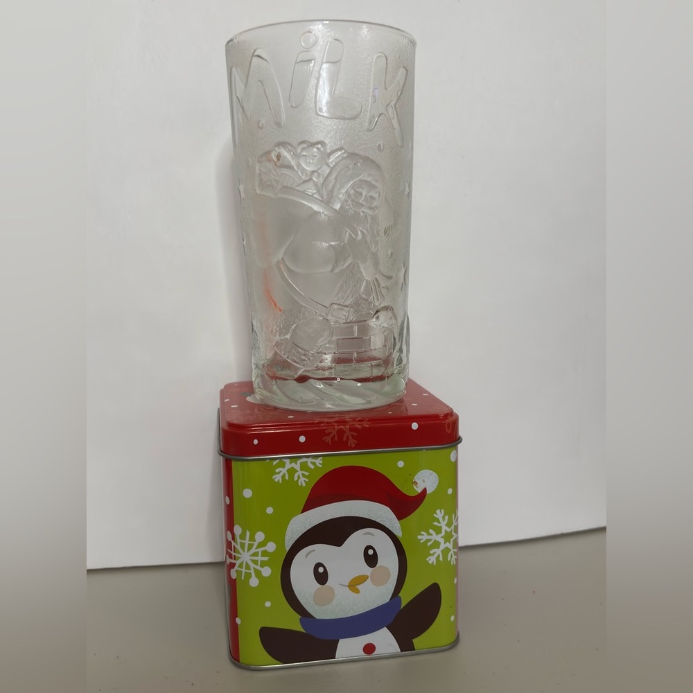 Embossed glass Santa Milk glass NWOT